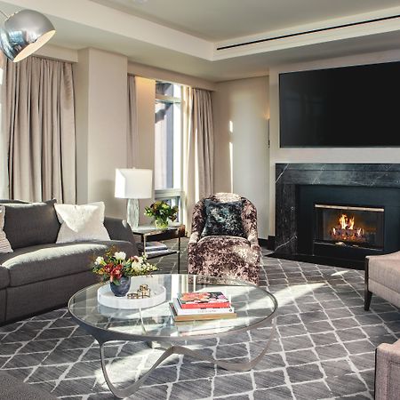 מלון Intercontinental Boston By Ihg מראה חיצוני תמונה The living room of a suite at the Mandarin Oriental Washington DC
