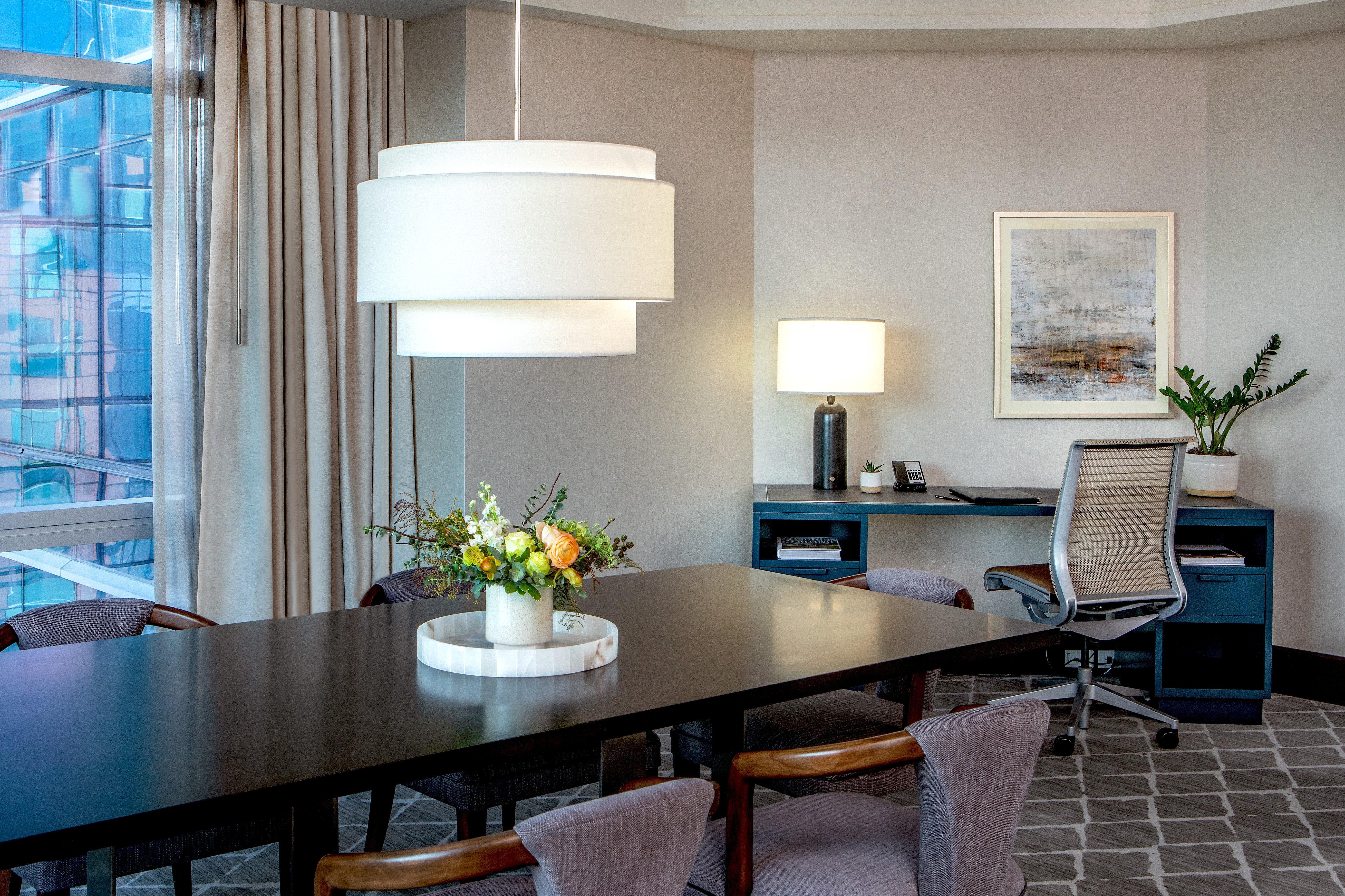 מלון Intercontinental Boston By Ihg מראה חיצוני תמונה The interior of a typical suite at the Ritz-Carlton