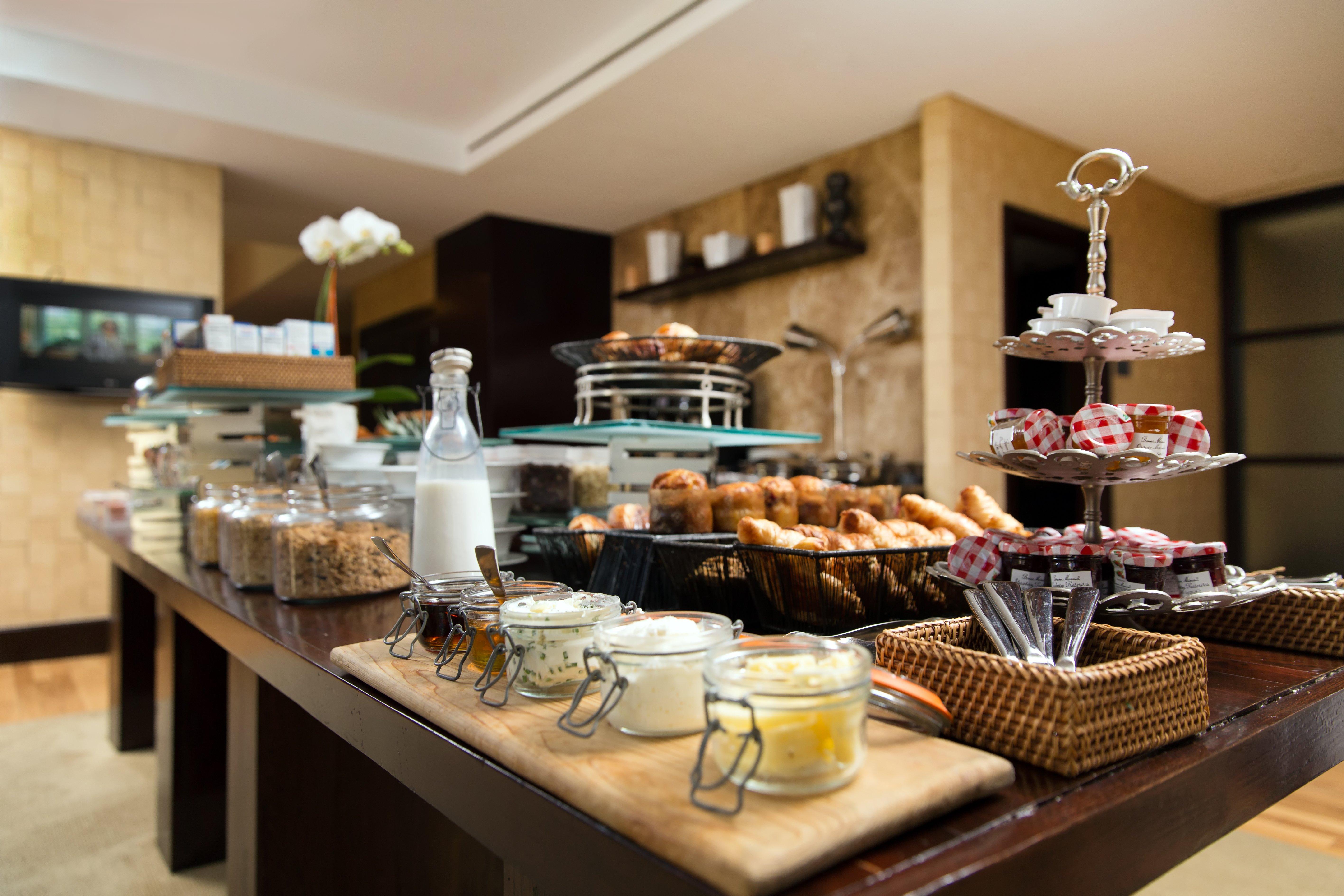 מלון Intercontinental Boston By Ihg מראה חיצוני תמונה A breakfast buffet at a hotel