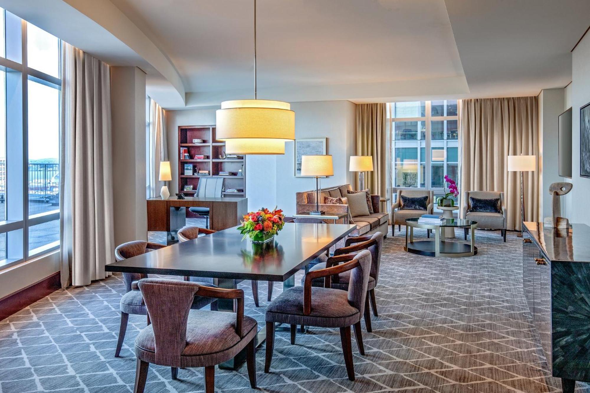 מלון Intercontinental Boston By Ihg מראה חיצוני תמונה A suite at the Westin