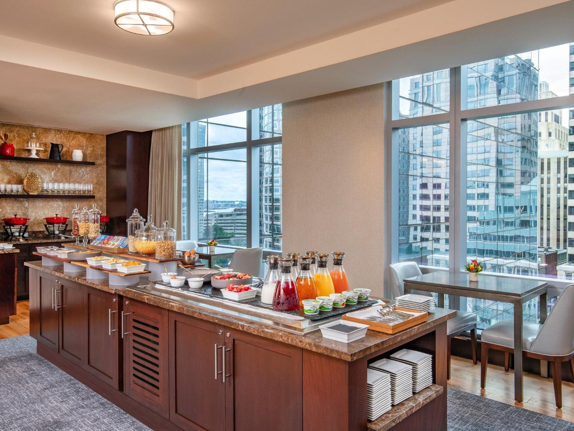 מלון Intercontinental Boston By Ihg מראה חיצוני תמונה Club Lounge at the Westin Atlanta